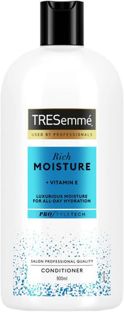 TRESemmé Moisture Rich Conditioner bottle, 900ml, with Vitamin E.