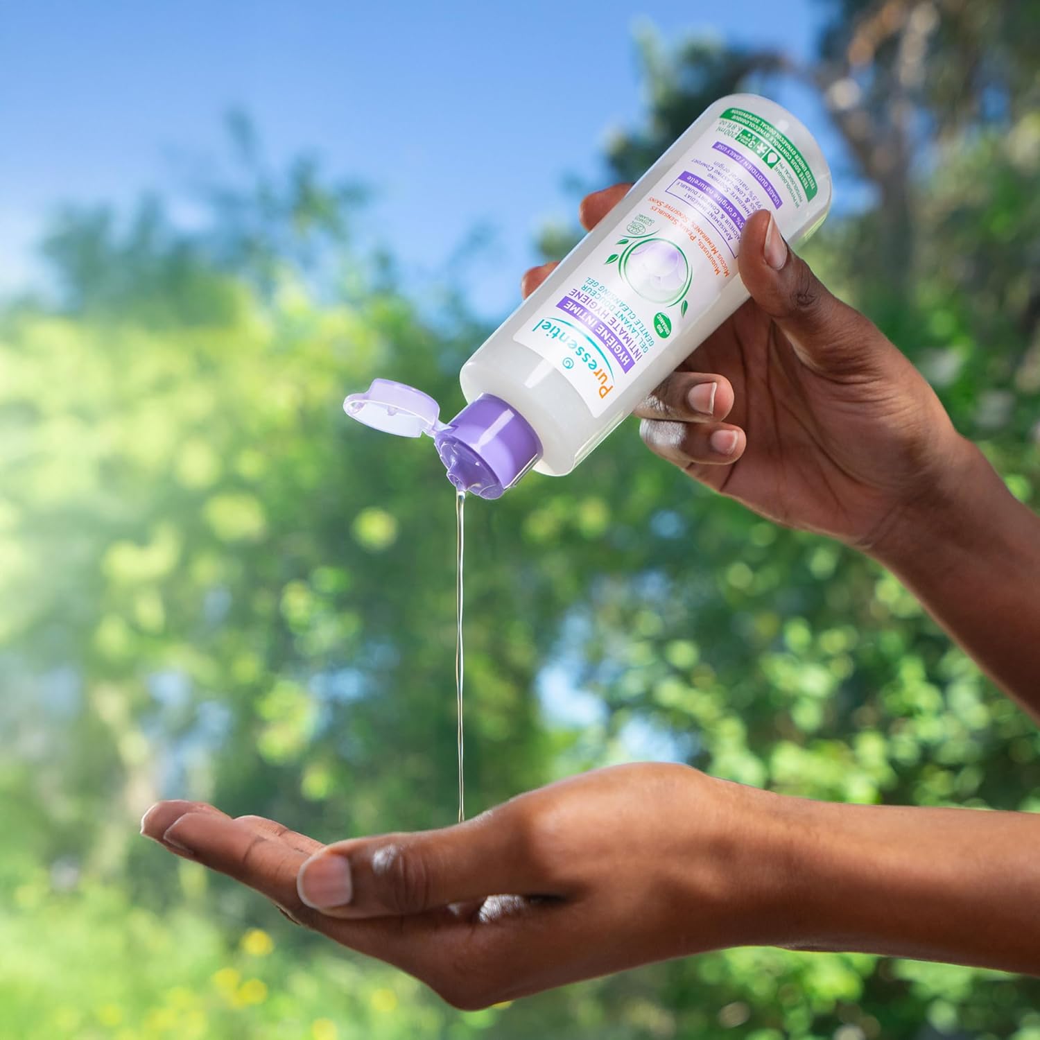 Hand dispensing Puressentiel gel 