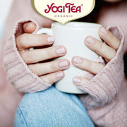 Lifestyle Image: Yogi Tea Organic Echinacea herbal tea cup 17 x 1.8g daily use