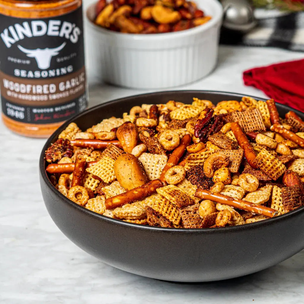 Kinder's Woodfired Garlic Seasoning 326g used for grilling and everyday cooking